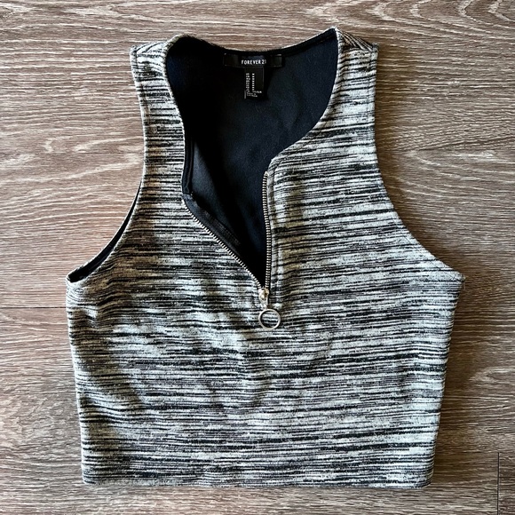 Forever 21 / Zippered Crop Top / M / ⛓️‍💥 - Picture 2 of 6